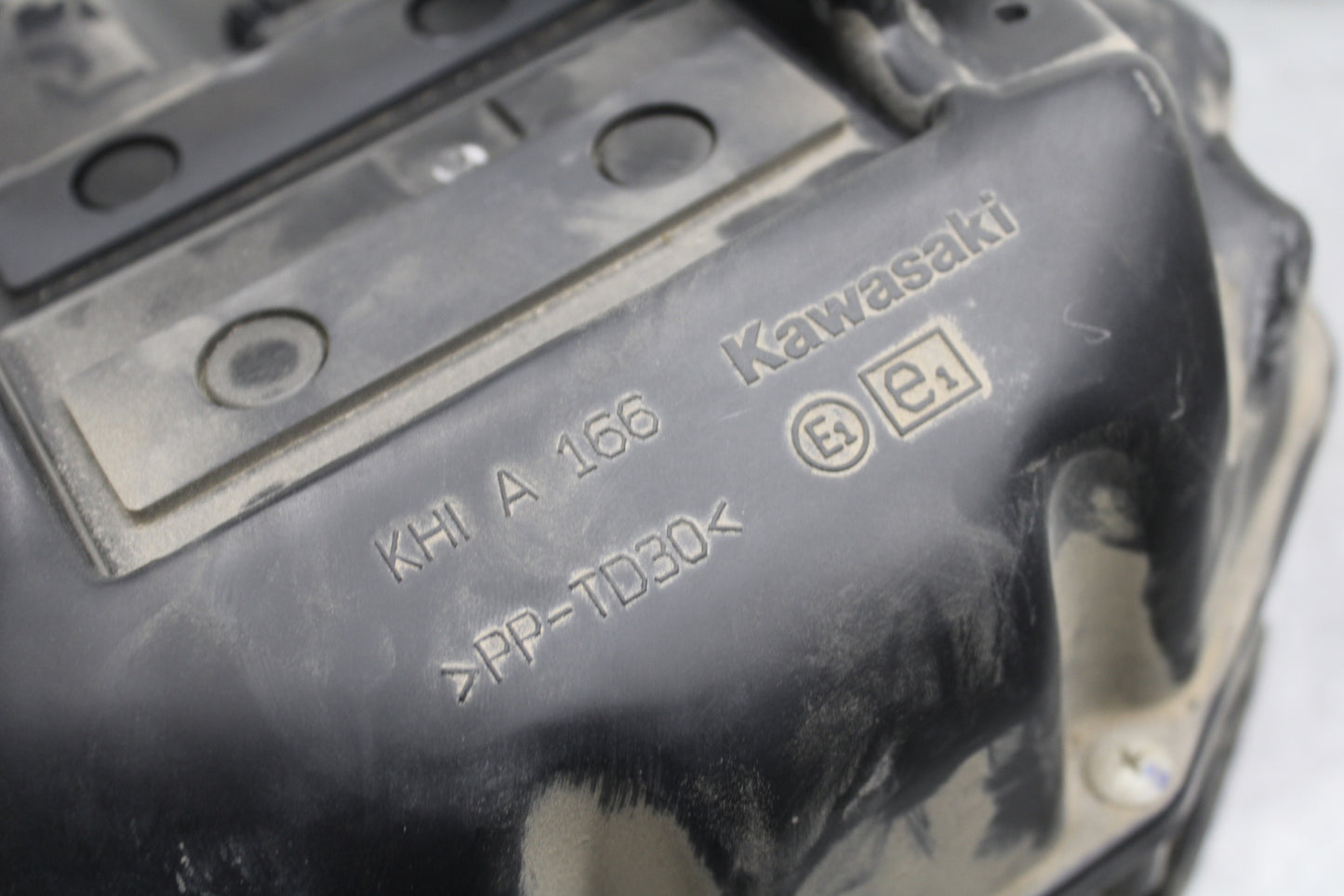 16-17 KAWASAKI VULCAN S 650 EN650 ABS AIRBOX AIR INTAKE FILTER BOX BB731