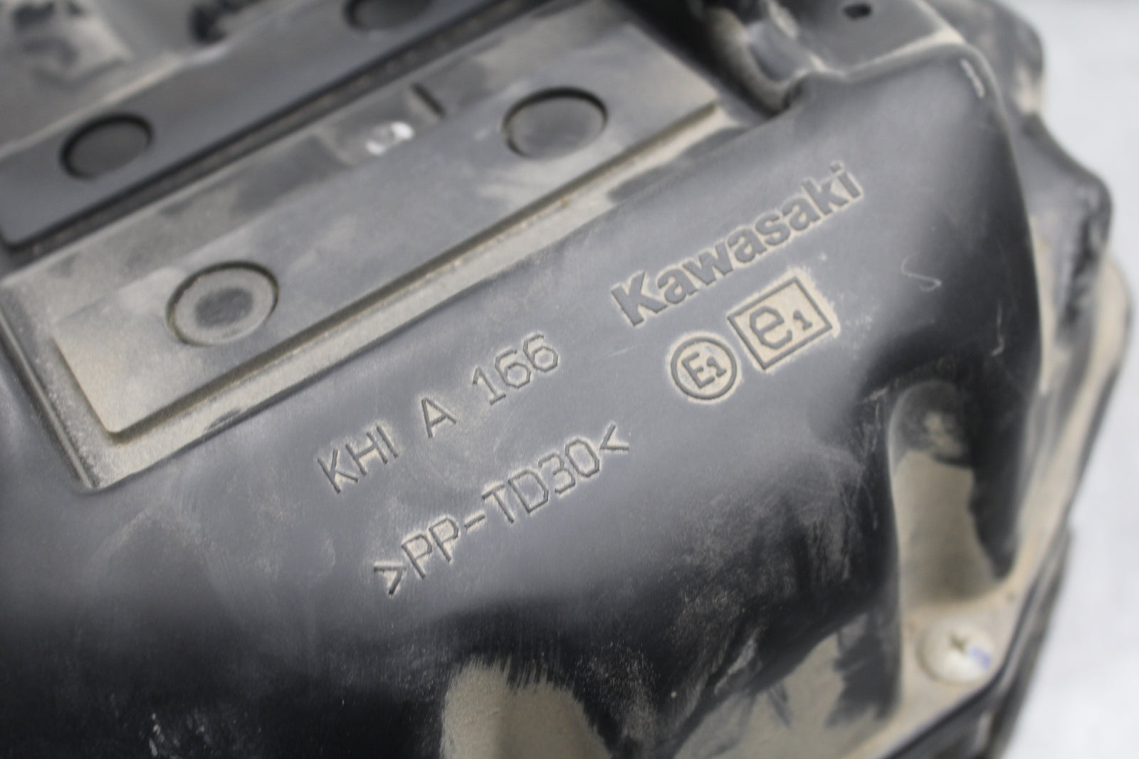 16-17 KAWASAKI VULCAN S 650 EN650 ABS AIRBOX AIR INTAKE FILTER BOX BB731