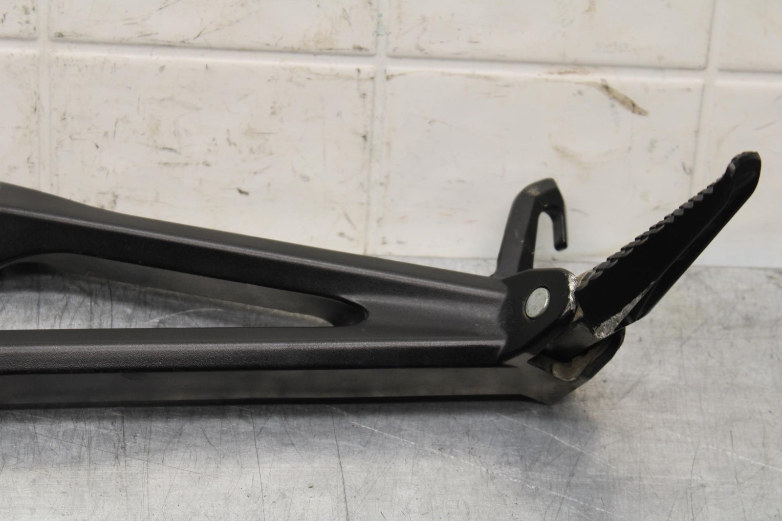 2015 Suzuki GSXR750 LEFT REAR BACK PASSENGER PEG BB595