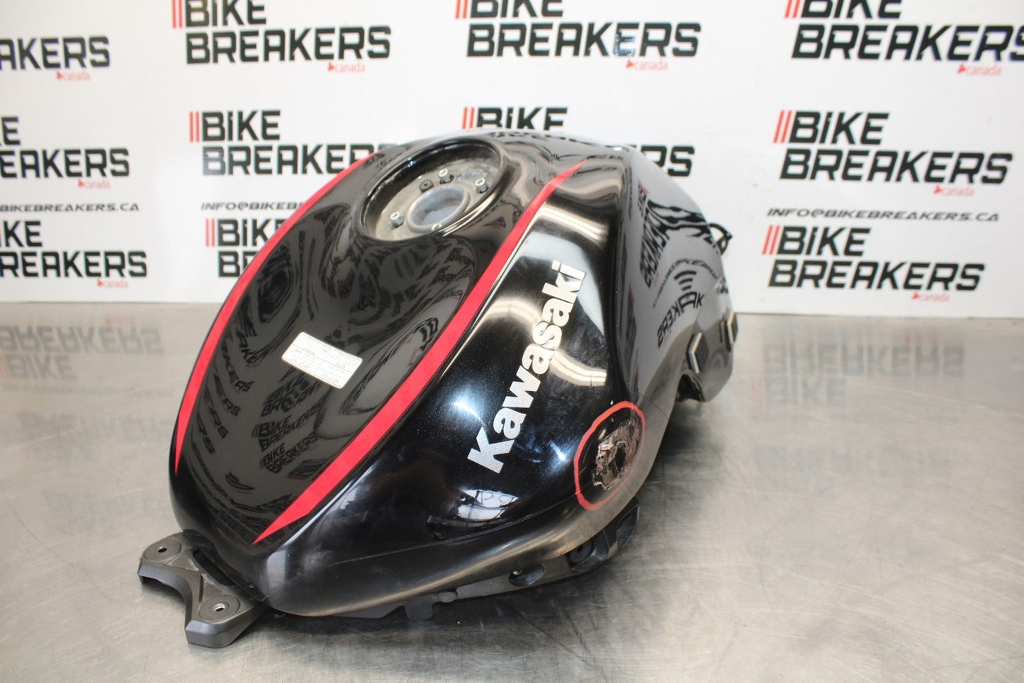 21-23 KAWASAKI NINJA ZX6R GAS TANK FUEL CELL PETROL RESERVOIR BB179