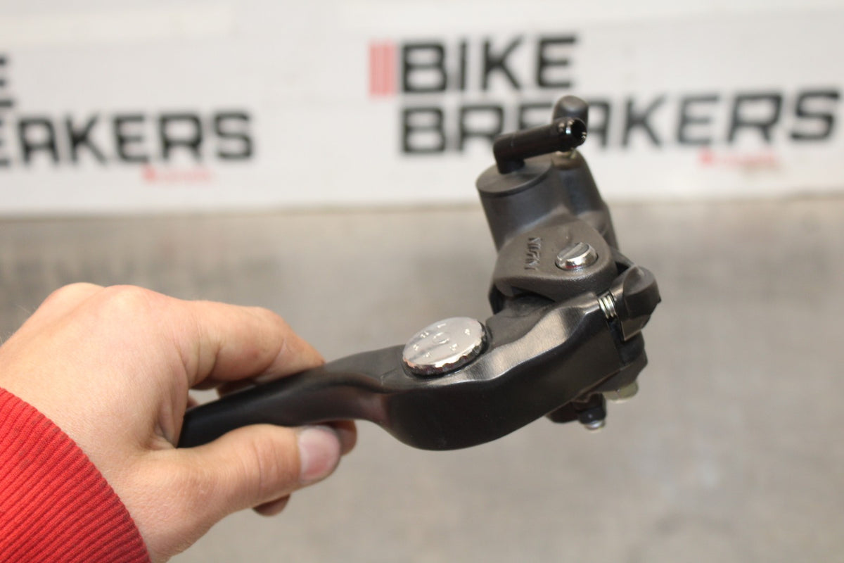11-26 SUZUKI GSXR750 NEW TAKE OFF FRONT BRAKE MASTER CYLINDER w/ LEVER BB882