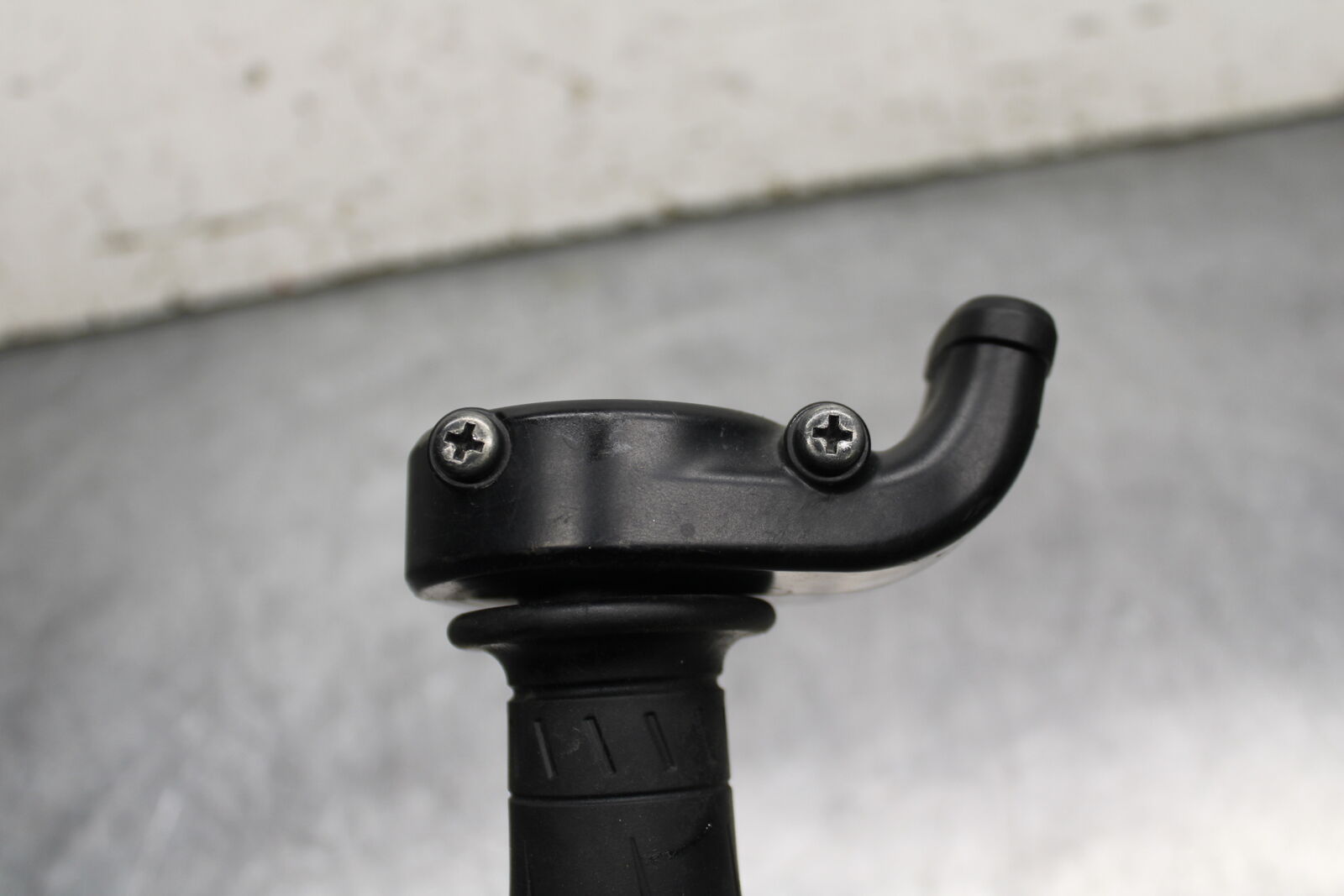 13-17 KAWASAKI NINJA ZX6R ZX636E THROTTLE CABLE LINE HOUSING GUIDE BB735