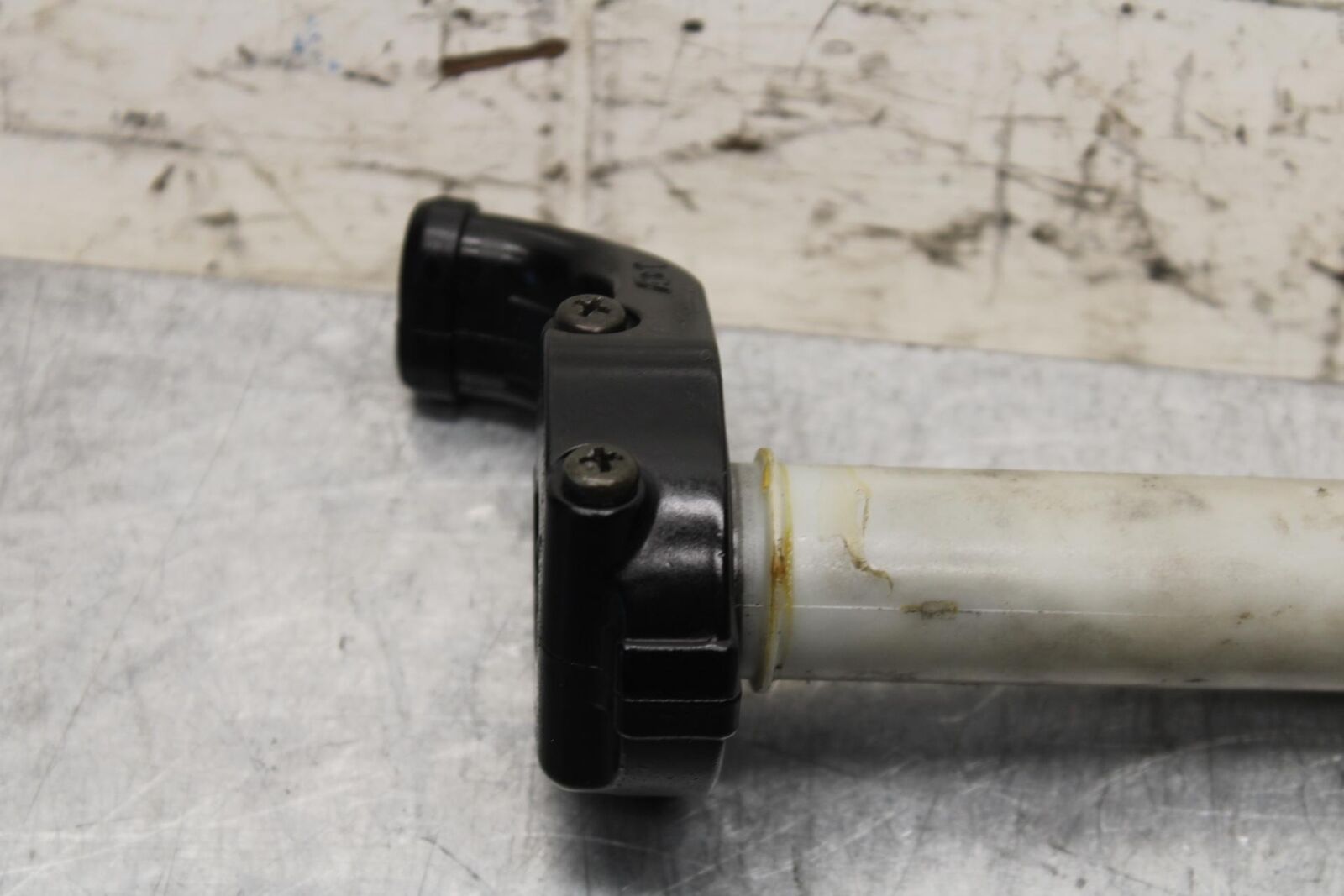 2000 Kawasaki Ninja ZX9R ZX900F RIGHT THROTTLE GRIP BB70