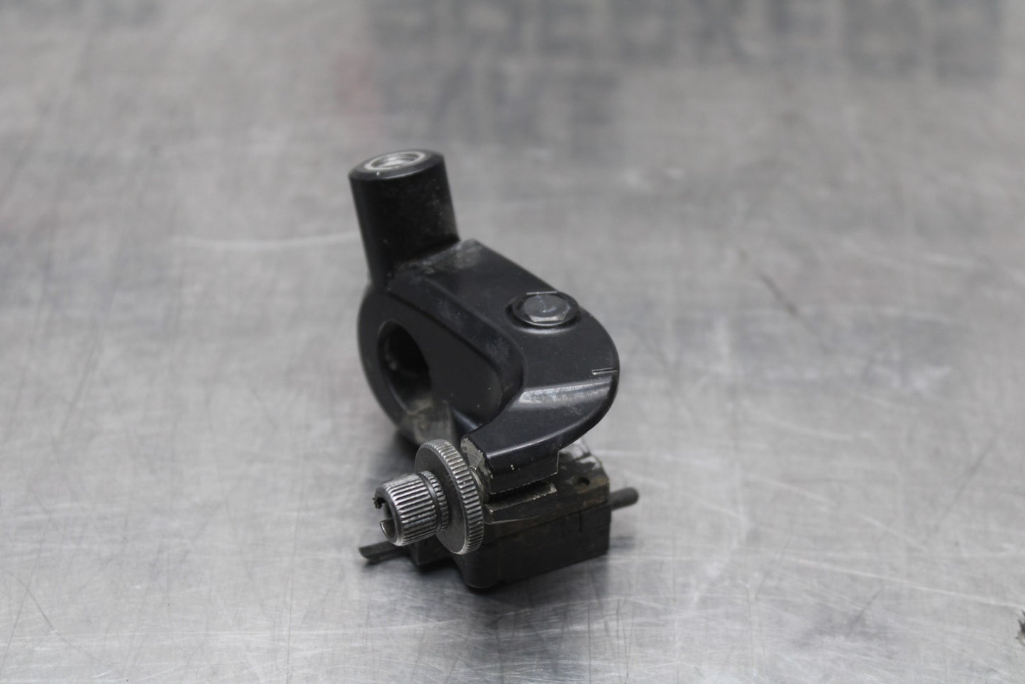 09-10 KAWASAKI ER-6N CLUTCH LEVER PERCH MOUNT BRACKET BB205