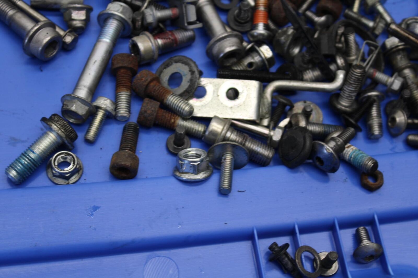 06-07 SUZUKI GSXR750 MISCELLANEOUS MOUNTING BOLTS HARDWARE MOTOR SCREWS BB613
