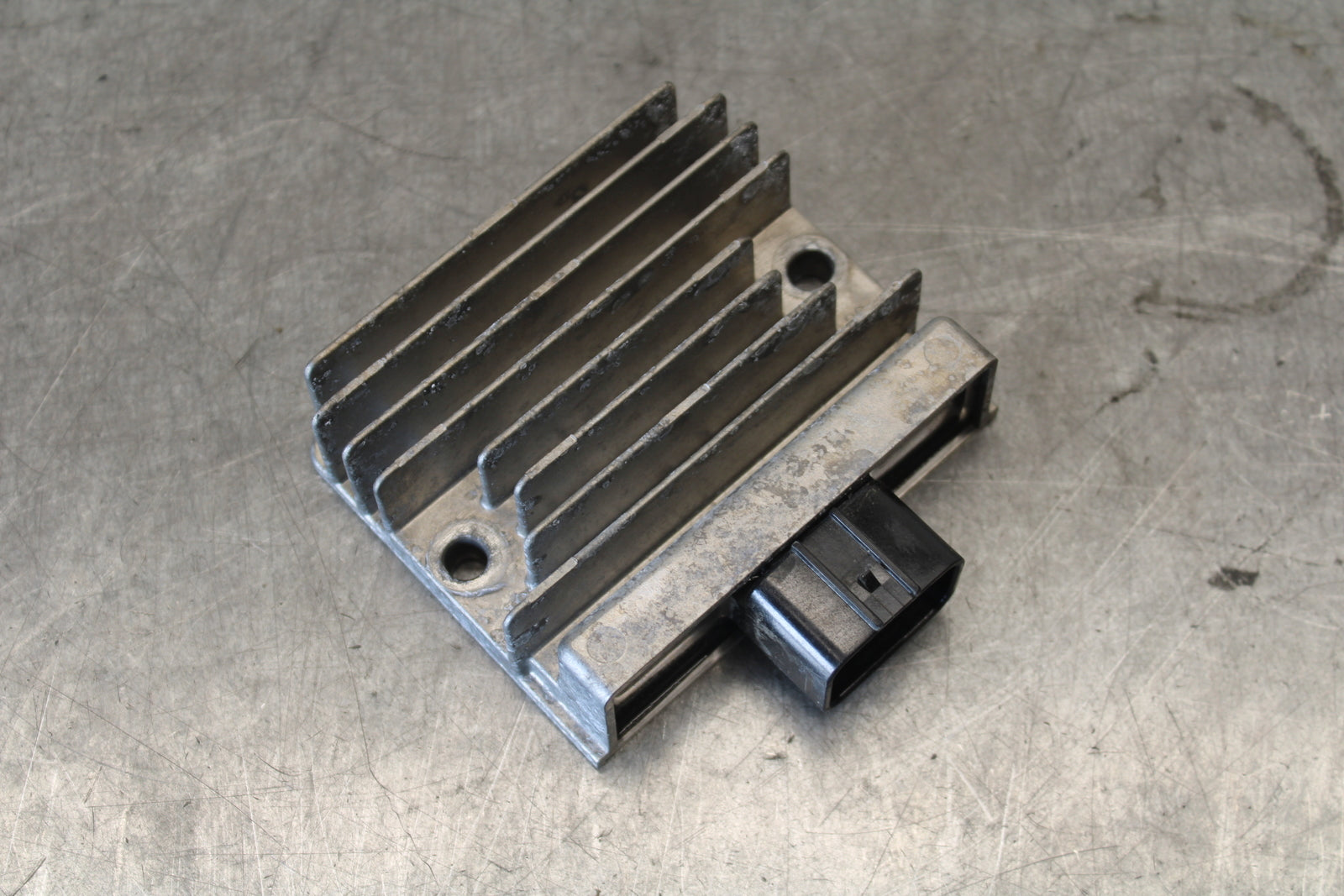 18-23 KAWASAKI NINJA 400 RECTIFIER VOLTAGE REGULATOR  BB679