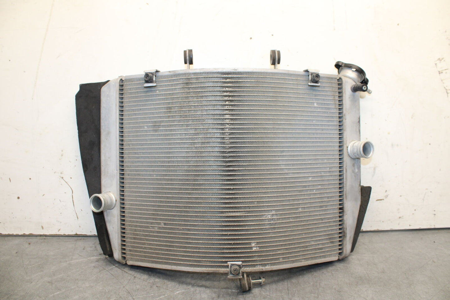 13-18 KAWASAKI NINJA ZX6R ENGINE RADIATOR MOTOR COOLER COOLING RADIATER  BB682