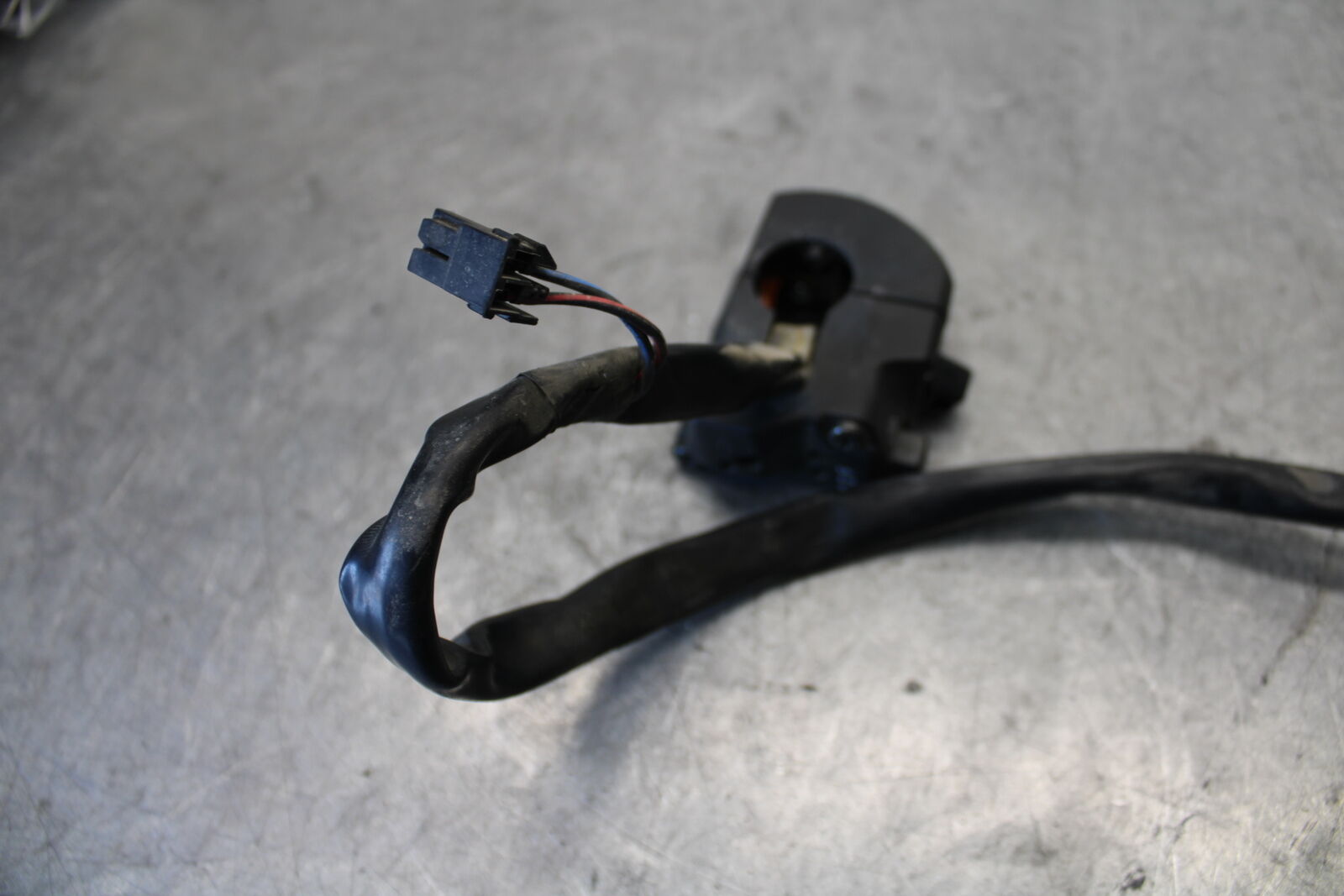 03-07 SUZUKI SV1000S RIGHT CLIP ON HANDLE KILL OFF START SWITCH SWITCHES BB657