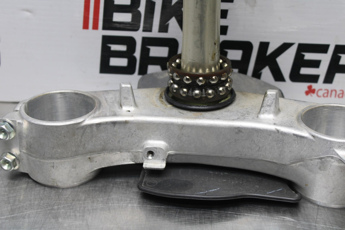 08-10 SUZUKI GSXR 600 FRONT FORKS CLAMP LOWER TRIPLE TREE STEM BB202