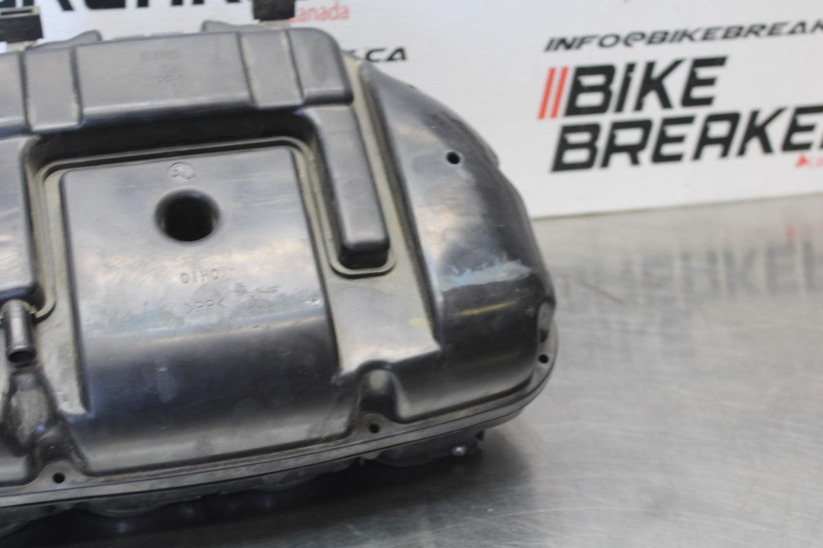 06-07 SUZUKI GSXR 600 AIRBOX AIR INTAKE FILTER BOX BB863