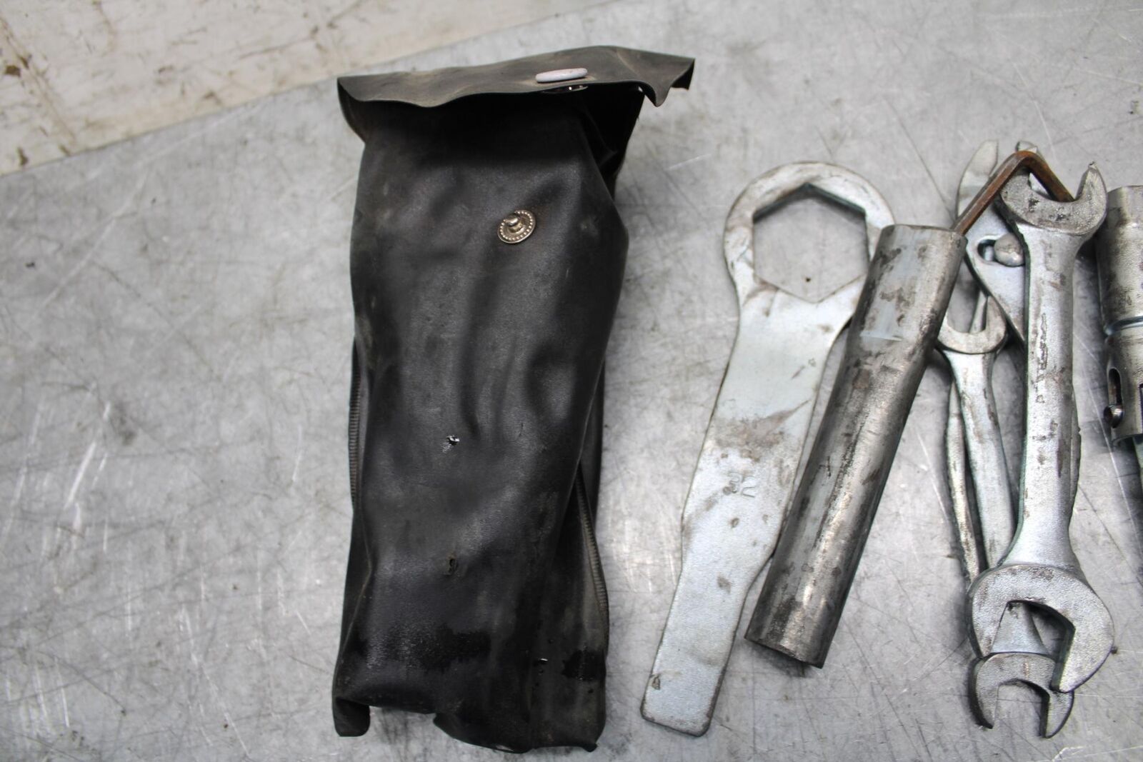 2009 Kawasaki Ninja ZX6R ZX600R STOCK TOOLS OEM TOOL BAG KIT SET BB538