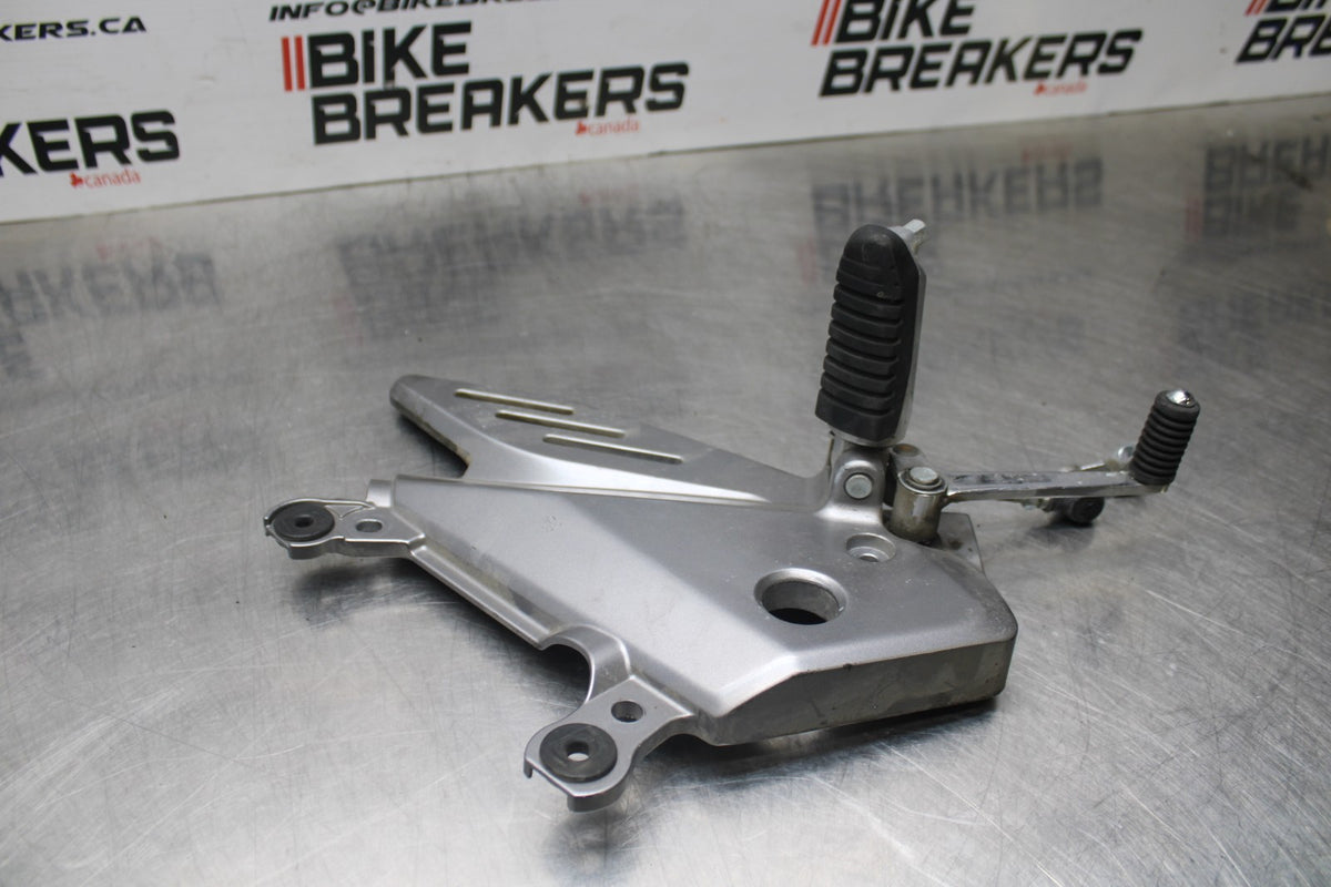 15 SUZUKI GW250F LEFT REARSET REAR SET FOOT PEG W SHIFTER BB789