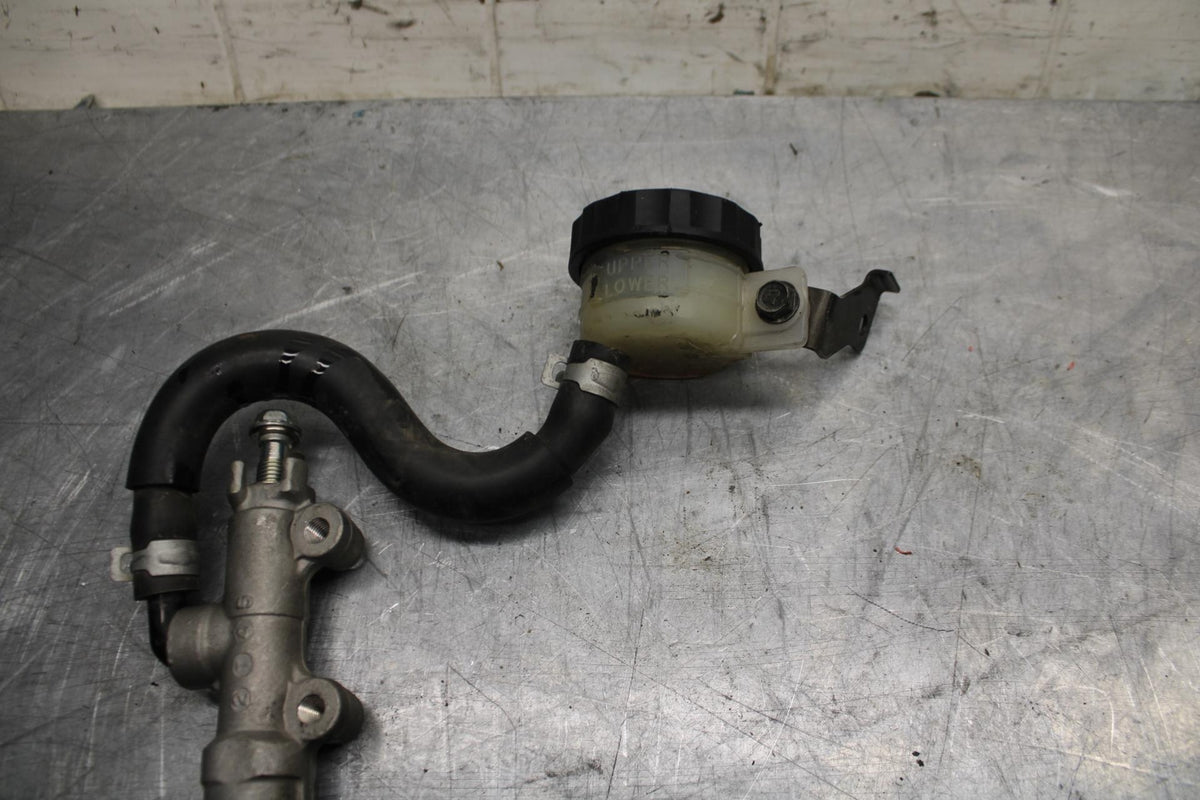 03 KAWASAKI ZX12R REAR BACK BRAKE MASTER CYLINDER W RESERVOIR BB472