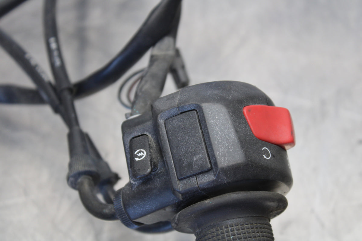 00 SUZUKI SV650 THROTTLE CABLE LINE HOUSING GUIDE BB156