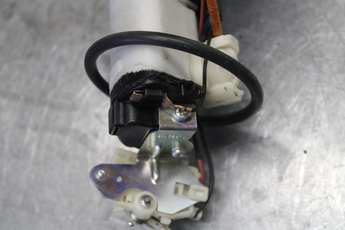 06-07 SUZUKI GSXR 600 FUEL PUMP GAS PETROL SENDER UNIT BB694