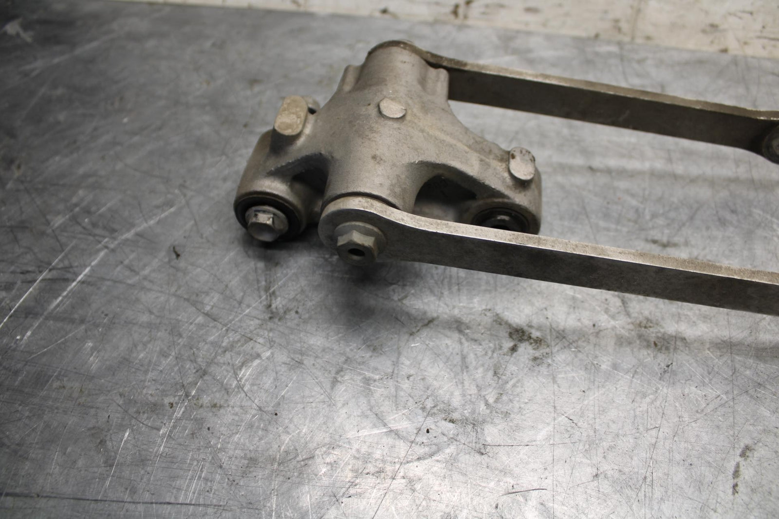 2008 Kawasaki Ninja ZX10R  REAR DOGBONE SHOCK LINKAGE LINK 39007-0006 BB524