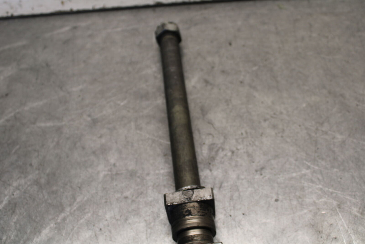 09-12 KAWASAKI NINJA ZX6R ZX600R REAR AXLE BACK WHEEL RIM PIVOT BOLT AXEL BB656