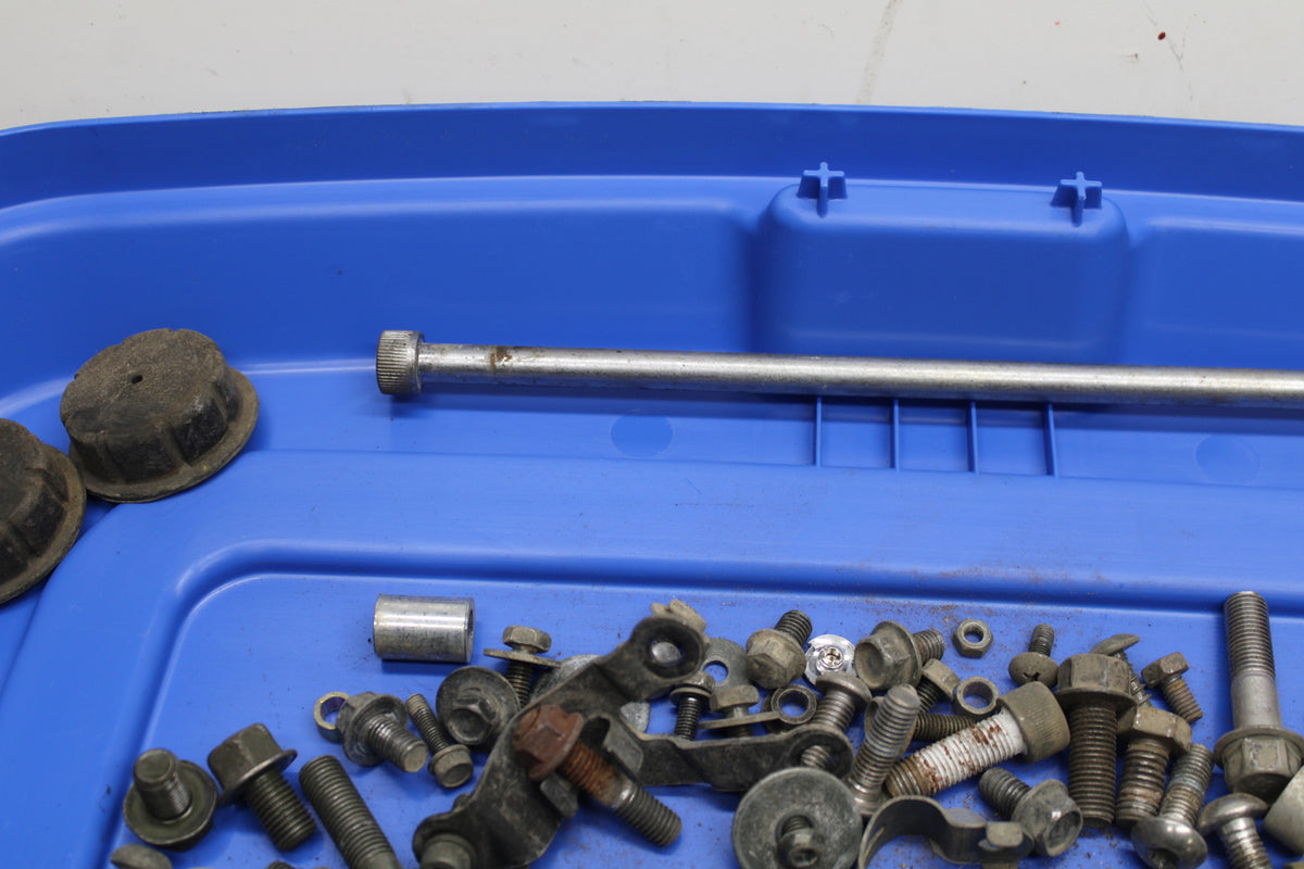 02-03 YAMAHA V STAR 1100 MOUNTING BOLTS HARDWARE MOTOR SCREWS BB124