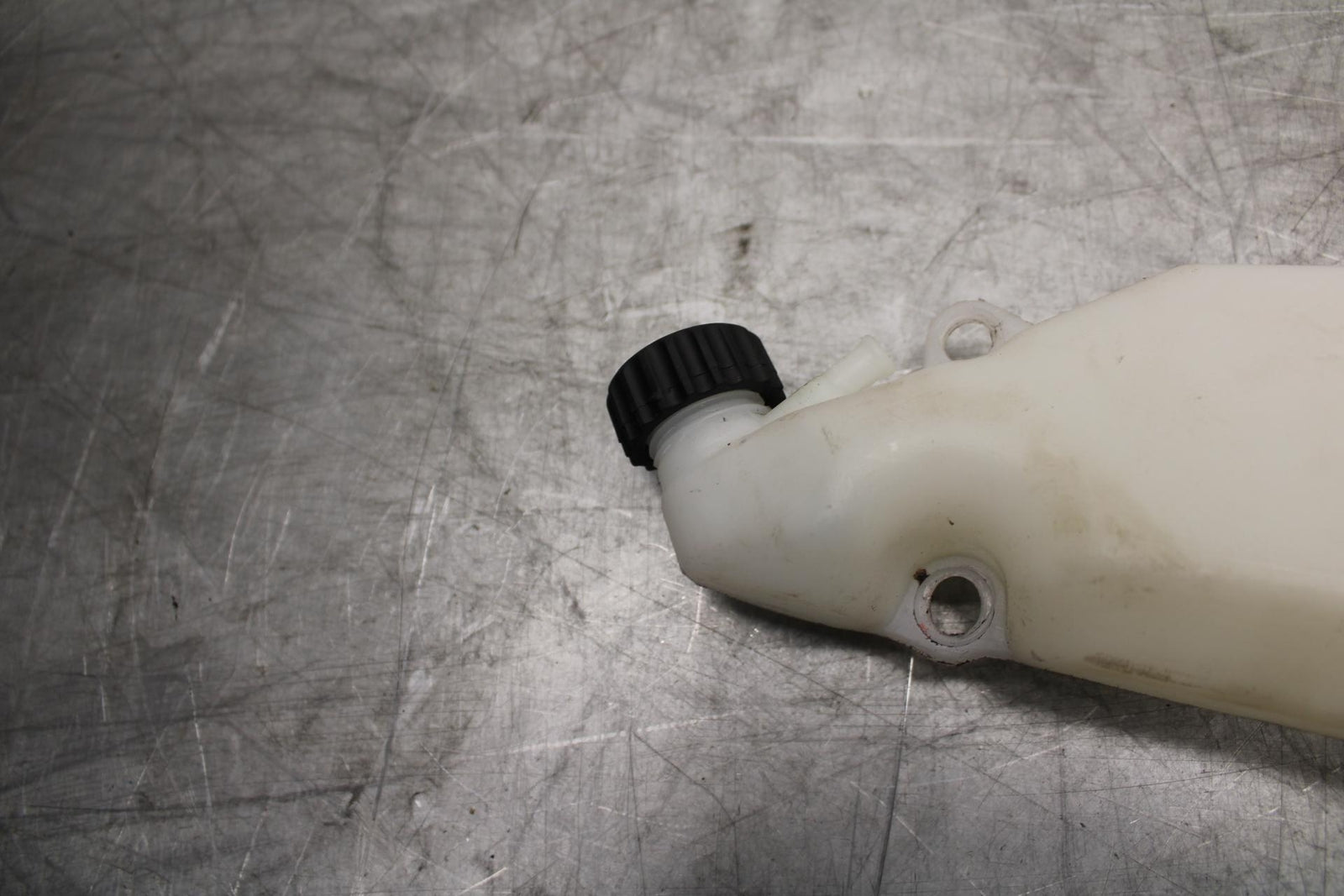 21 HUSQVARNA VITPILEN 401 COOLANT WATER TANK RESERVOIR BOTTLE BB467