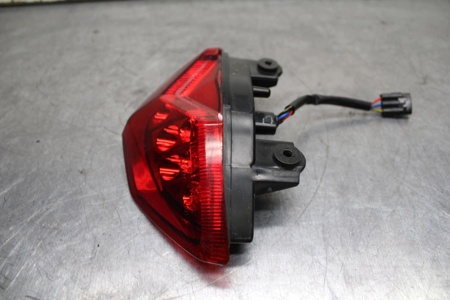 12-13 KAWASAKI Z1000 REAR TAIL TAILLIGHT BACK BRAKE LIGHT BB743