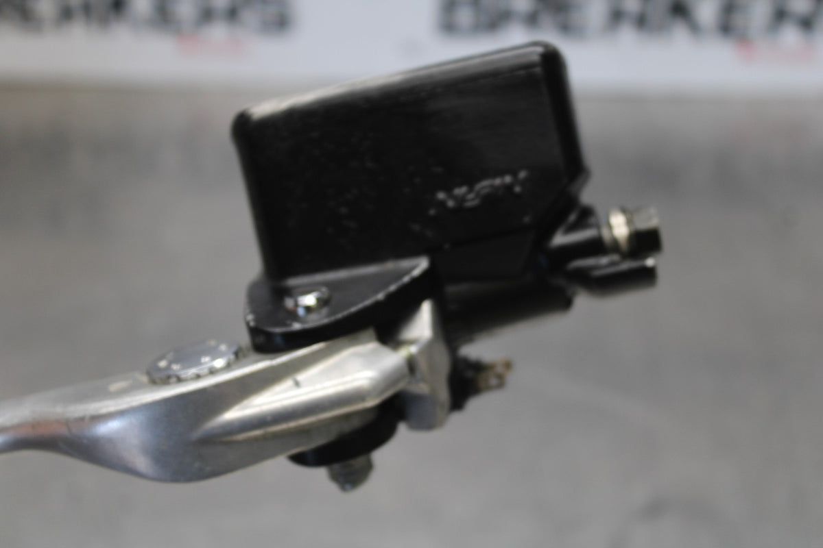 05-06 HONDA CBR600RR FRONT BRAKE MASTER CYLINDER w/ LEVER BB893