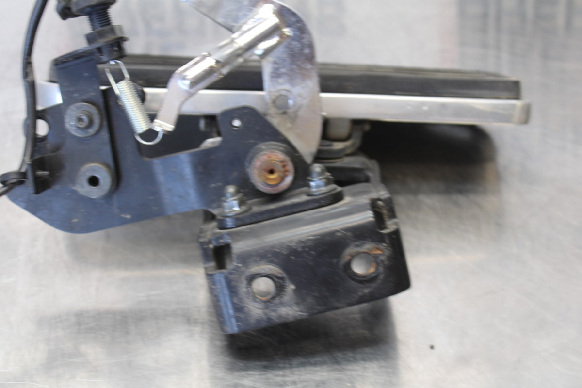 09 YAMAHA V STAR 950 RIGHT FRONT FOOT REST PEG STEP BB172