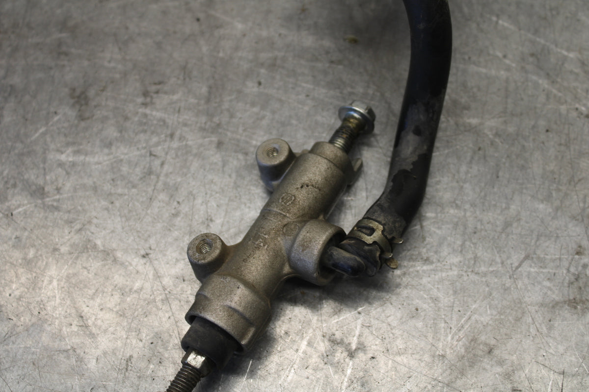 06-07 SUZUKI GSXR 600 REAR BACK BRAKE MASTER CYLINDER W RESERVOIR BB694