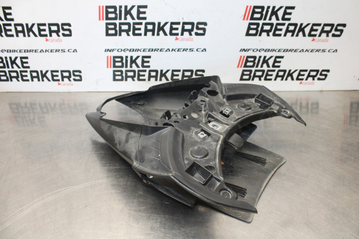 20 TRIUMPH STREET TRIPLE 765 REAR BACK TAIL FAIRING COWL SHROUD BB864