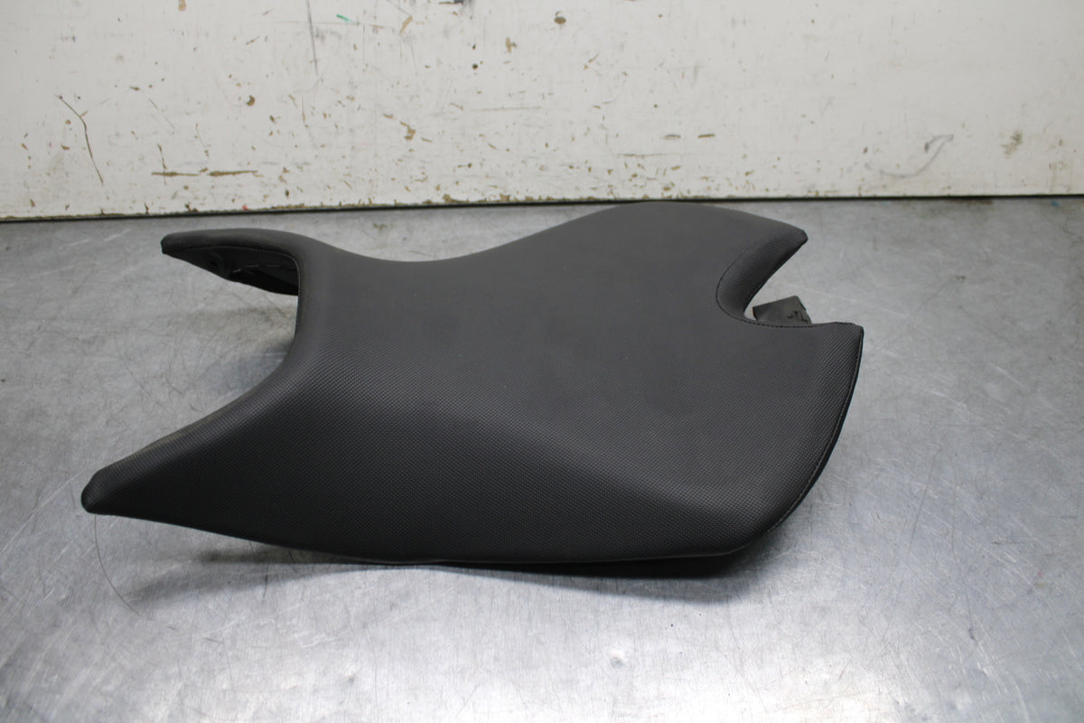 21-24 APRILIA TUONO 660 FACTORY FRONT DRIVERS SEAT PAD SADDLE PILLION BB733