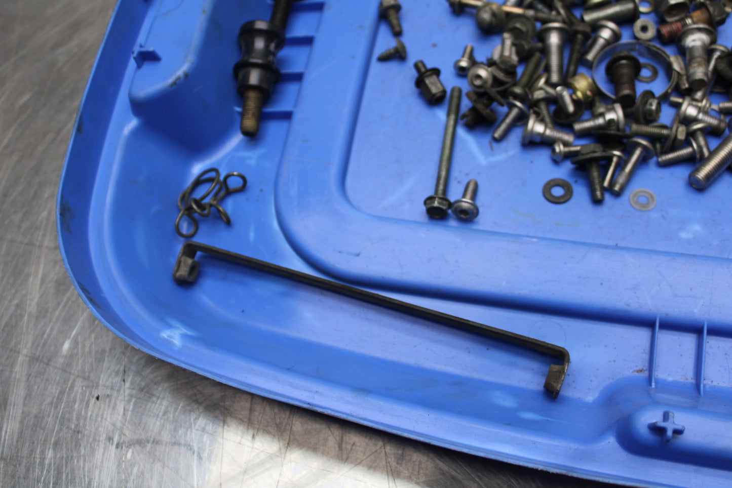 04-05 KAWASAKI NINJA ZX10R MOUNTING BOLTS HARDWARE MOTOR SCREWS BB163