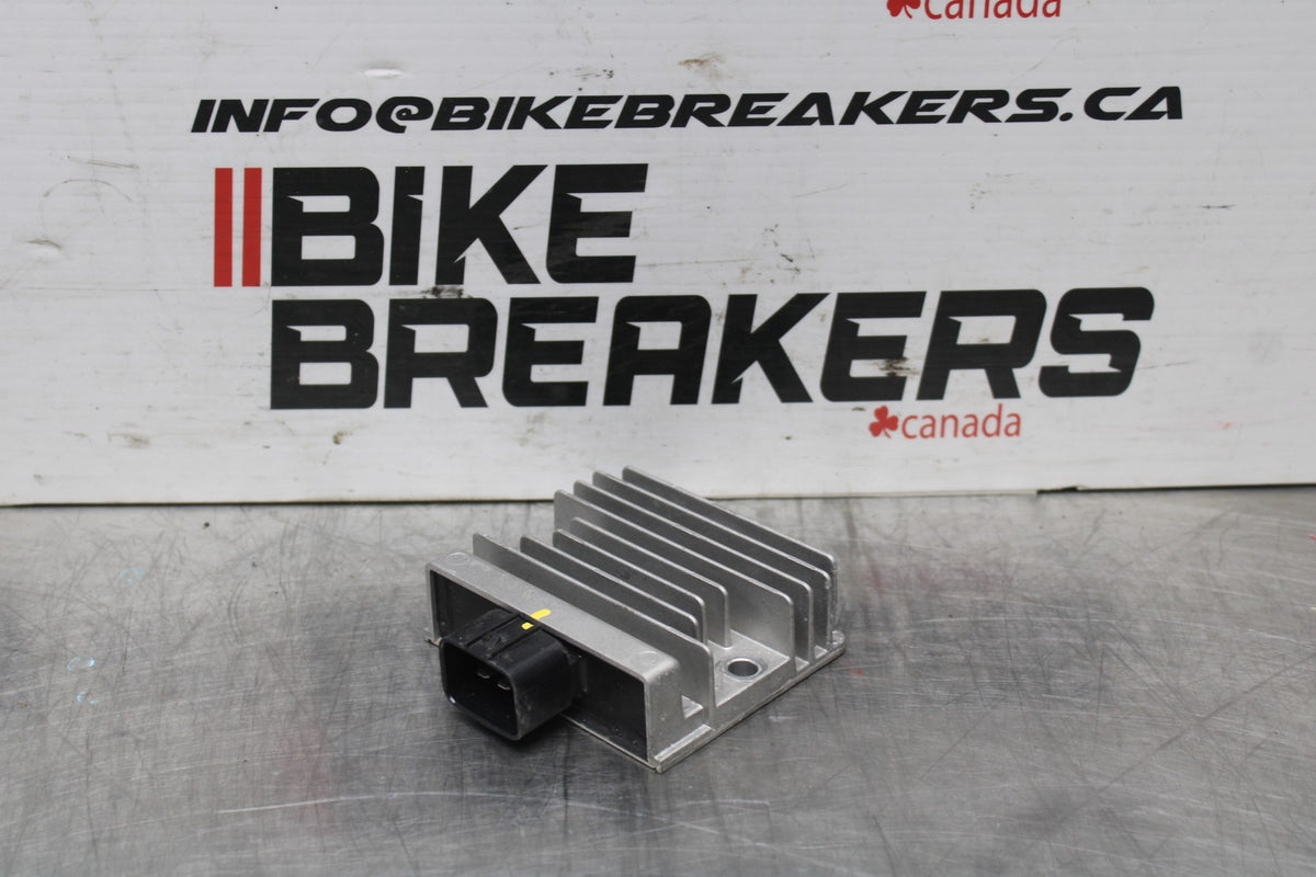 24 KAWASAKI NINJA 500 ABS RECTIFIER VOLTAGE REGULATOR BB818