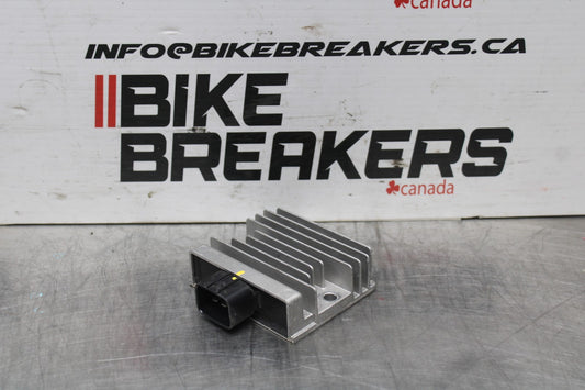 24 KAWASAKI NINJA 500 ABS RECTIFIER VOLTAGE REGULATOR BB818