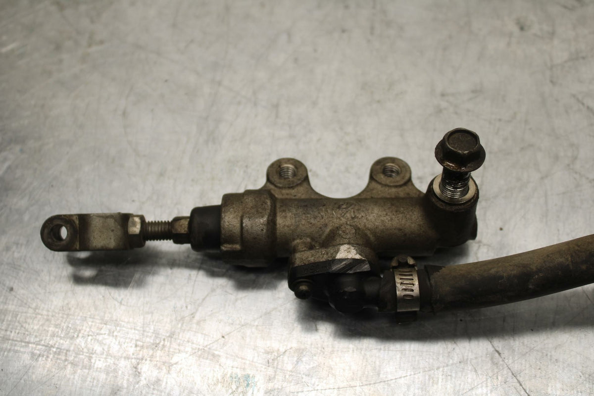 92 SUZUKI GSXR1100 REAR BACK BRAKE MASTER CYLINDER W RESERVOIR BB411