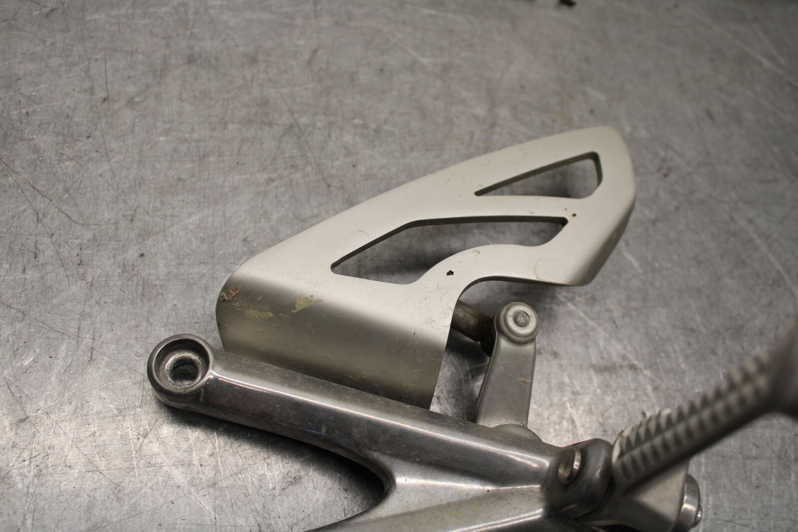 09-11 TRIUMPH DAYTONA 675 LEFT REARSET REAR SET FOOT PEG W SHIFTER BB652