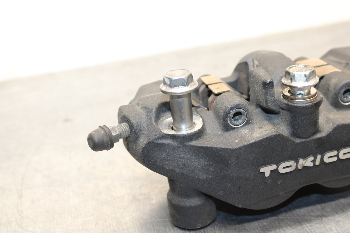 09 SUZUKI GSXR600 RIGHT LEFT FRONT BRAKE CALIPER SET PAIR CALIPERS BB759