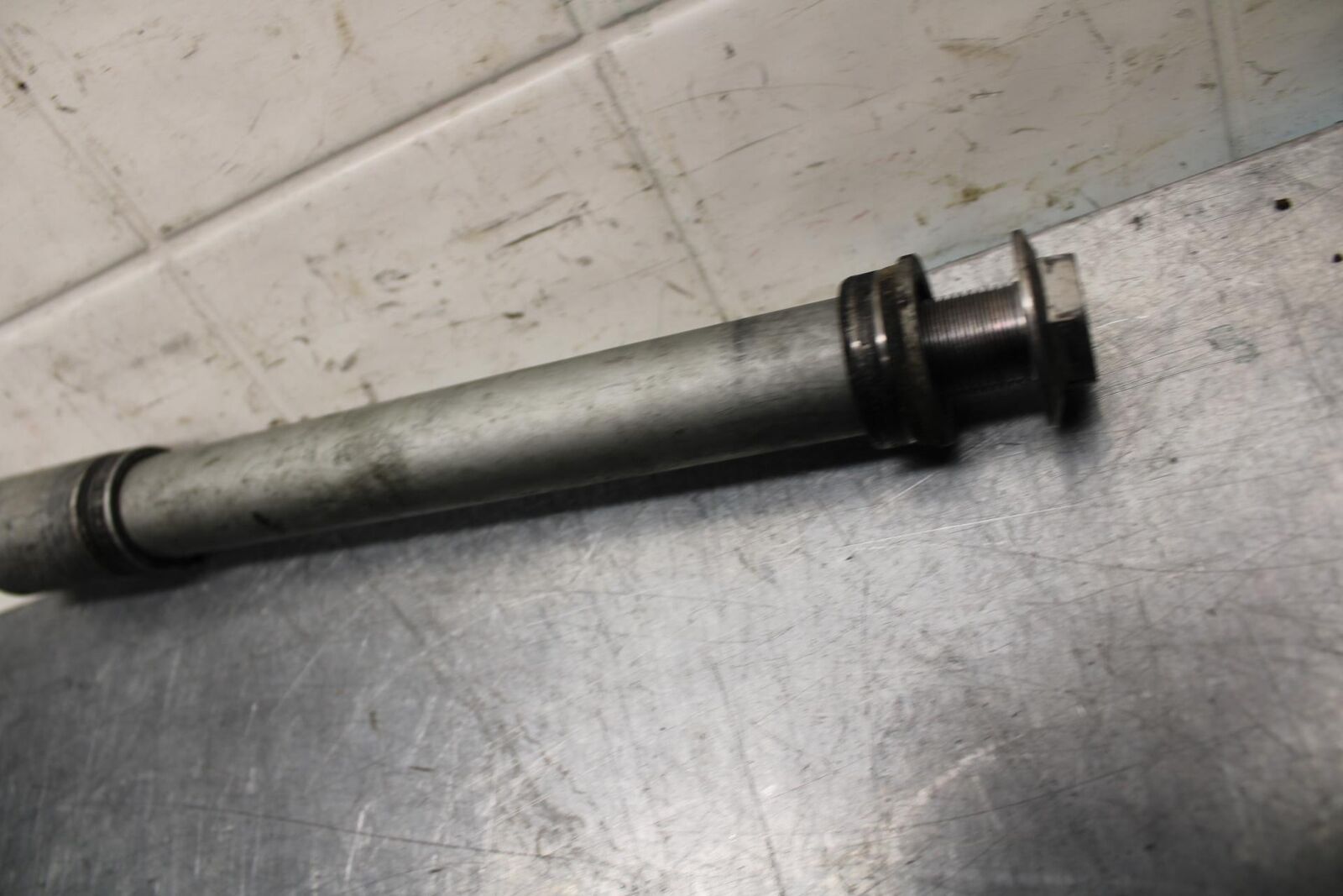 06-07 HONDA CBR1000RR FRONT WHEEL RIM AXLE PIVOT BOLT 44301-MCJ-000 BB75