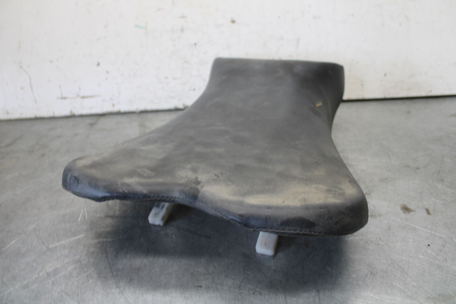 06-07 SUZUKI GSXR 600 FRONT DRIVERS SEAT PAD SADDLE PILLION  BB694