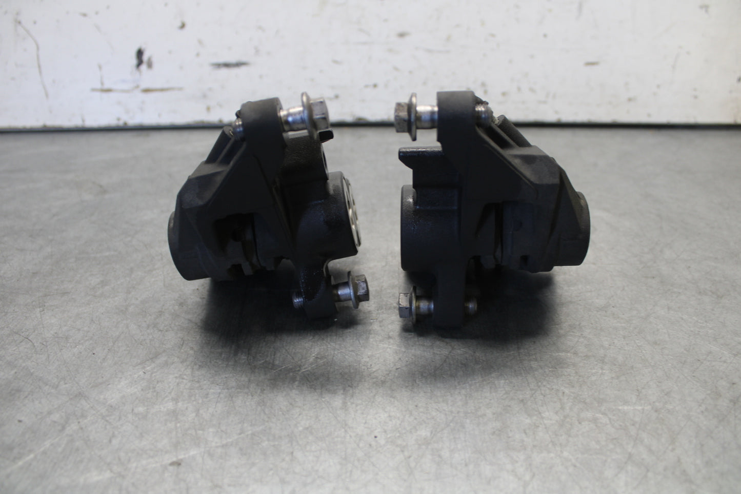 18-24 YAMAHA MT-07 RIGHT LEFT FRONT BRAKE CALIPER SET PAIR CALIPERS BB662