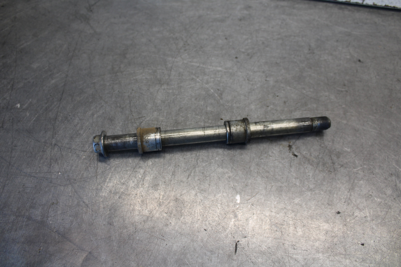 09-15 YAMAHA FZ6R FRONT WHEEL RIM AXLE PIVOT BOLT 20S-25181-00-00 BB686