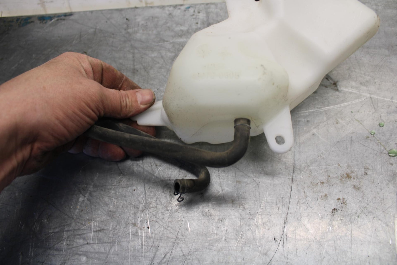 18 KAWASAKI Z 400 COOLANT WATER TANK RESERVOIR BOTTLE BB469