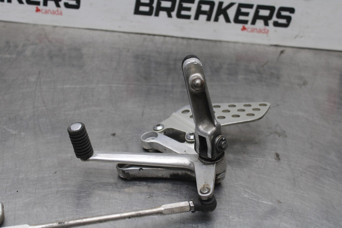 00-01 HONDA CBR929RR LEFT REARSET REAR SET FOOT PEG W SHIFTER BB925