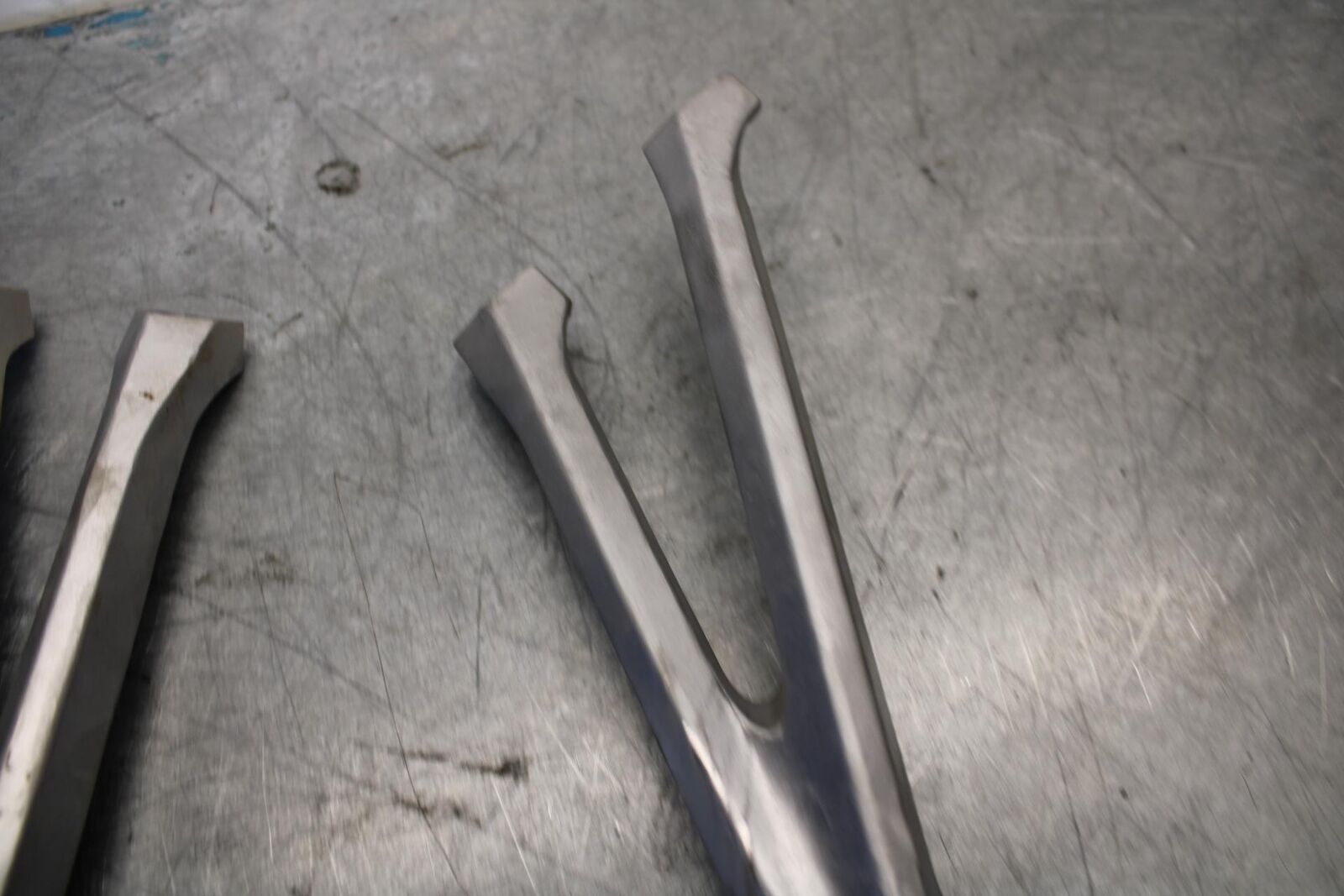 15-21 SUZUKI GSXR600 REAR BACK PASSENGER PEG SET PAIR BB437
