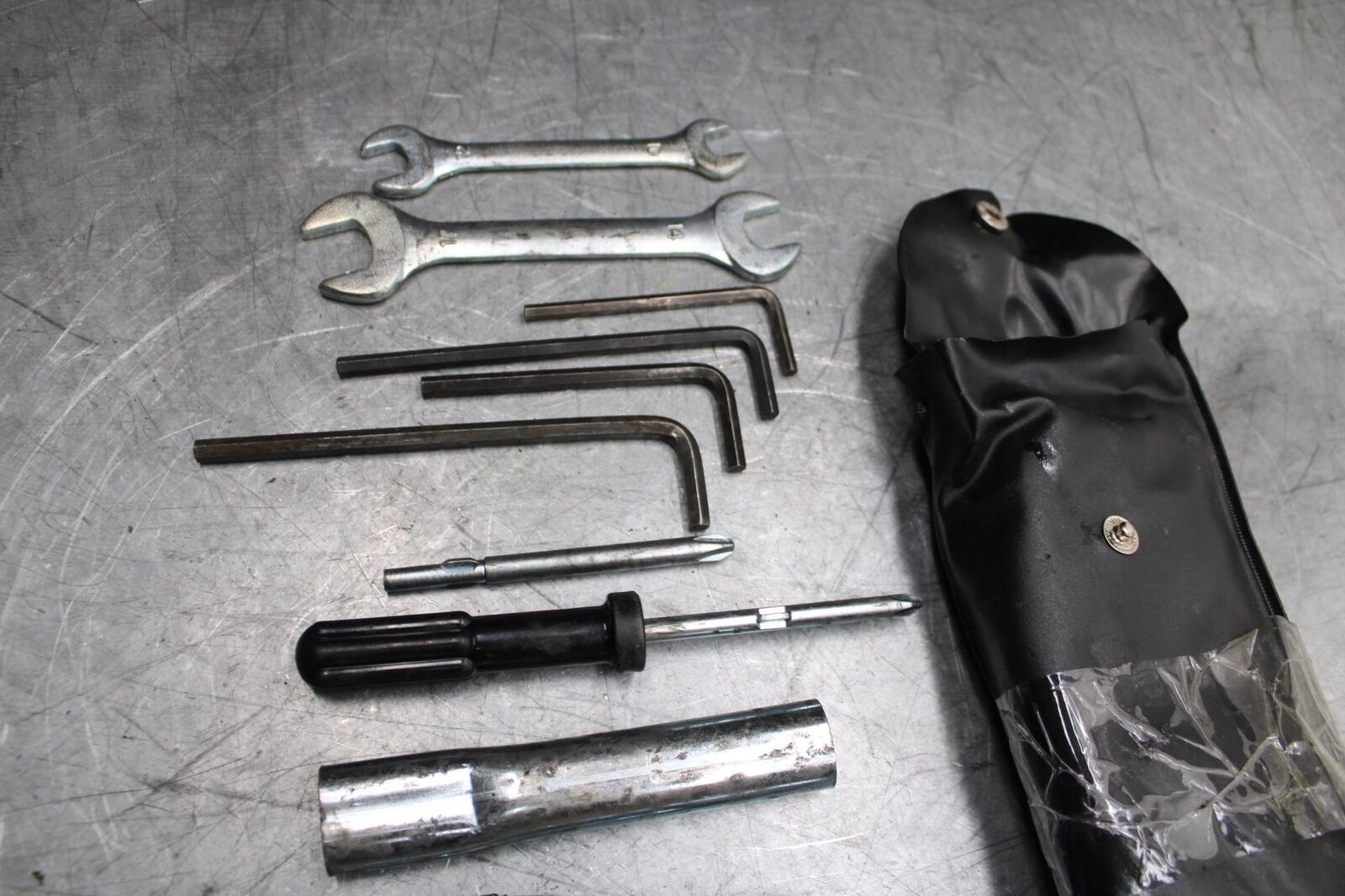 2009 Kawasaki Ninja ZX6R ZX600R STOCK TOOLS OEM TOOL BAG KIT SET BB548