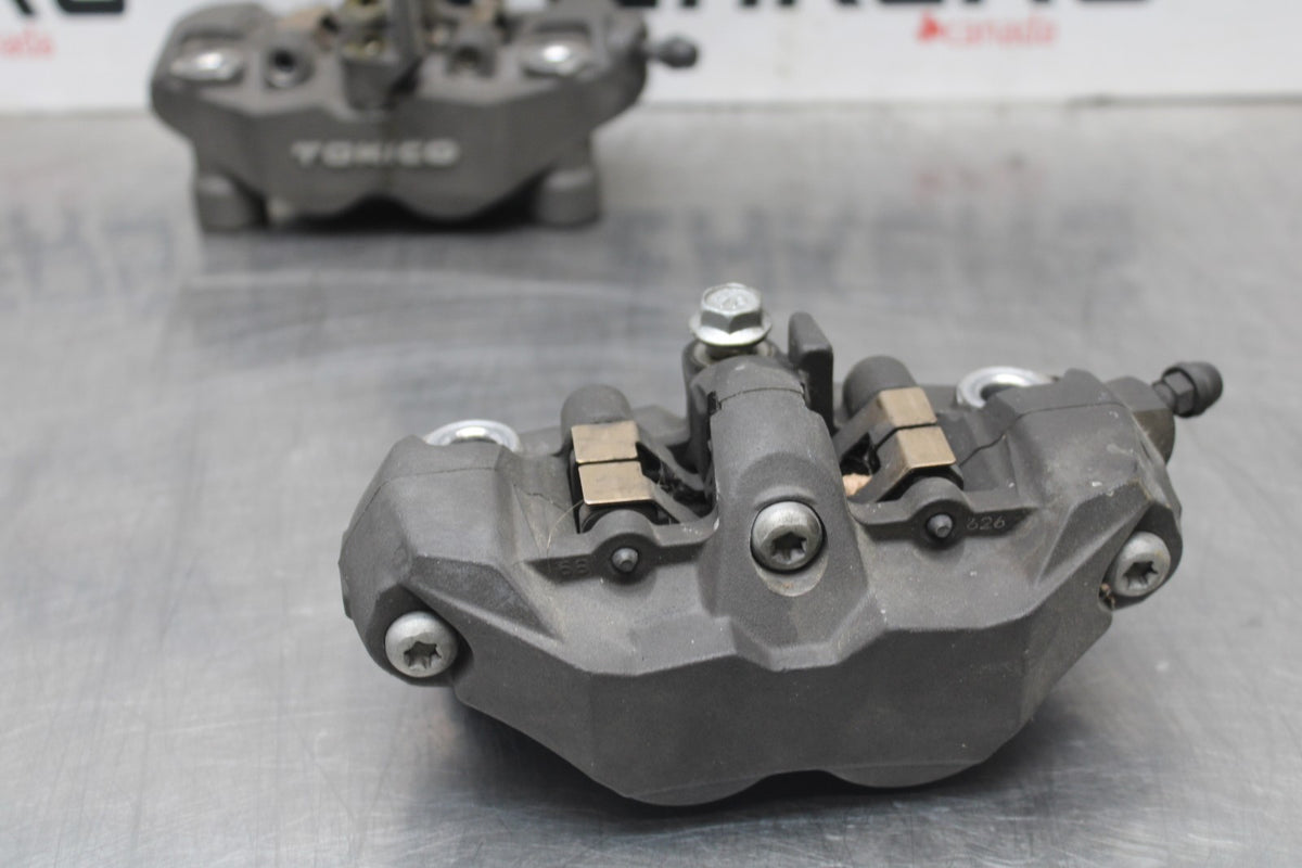 06-07 SUZUKI GSXR 600 RIGHT LEFT FRONT BRAKE CALIPER SET PAIR CALIPERS BB845