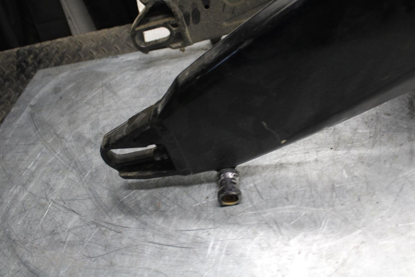 2009 Kawasaki Ninja ZX6R ZX600R SPRAY PAINTED  SWINGARM BACK SUSPENSION BB538