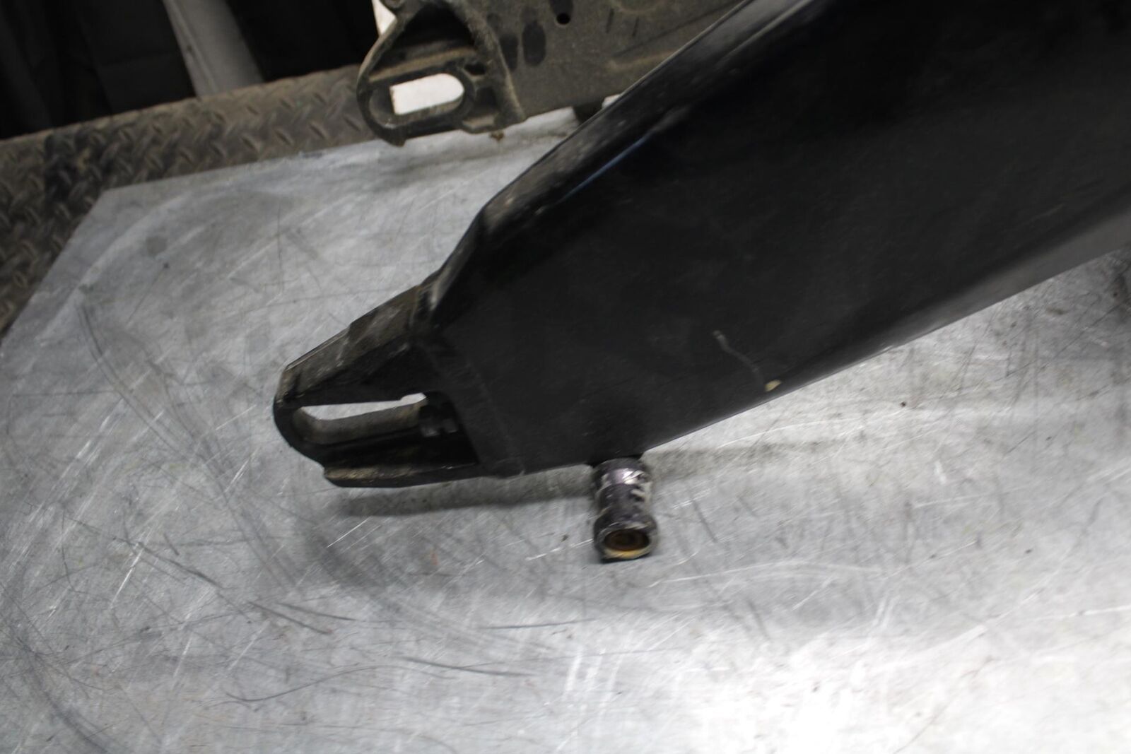 2009 Kawasaki Ninja ZX6R ZX600R SPRAY PAINTED  SWINGARM BACK SUSPENSION BB538