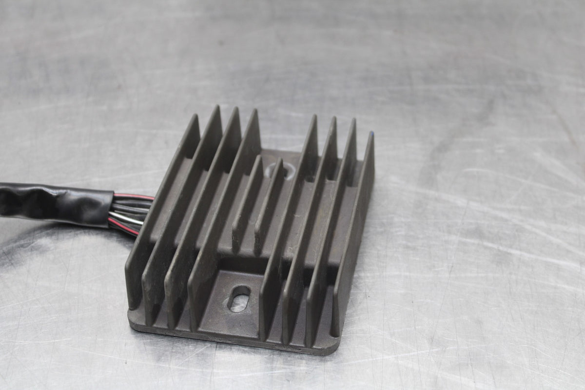17-24 SUZUKI SV650 RECTIFIER VOLTAGE REGULATOR BB829