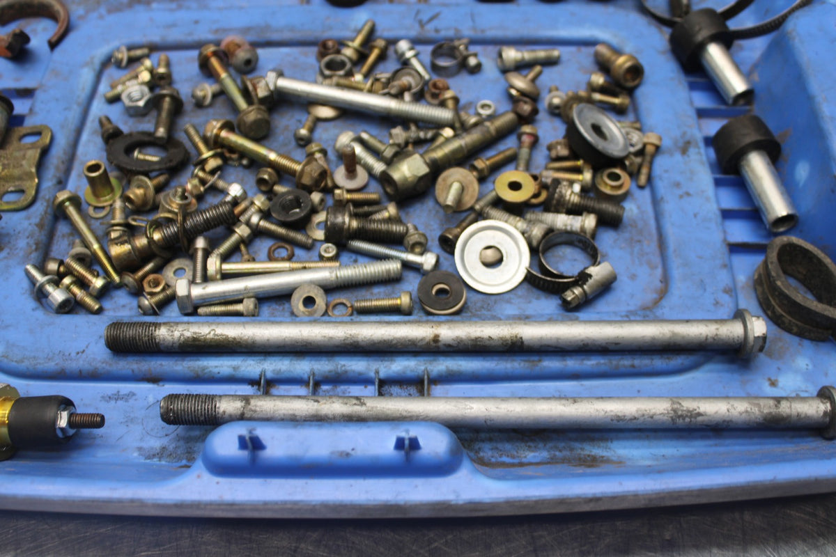 05 DUCATI SUPERSPORT 800 MOUNTING BOLTS HARDWARE SCREWS BB913