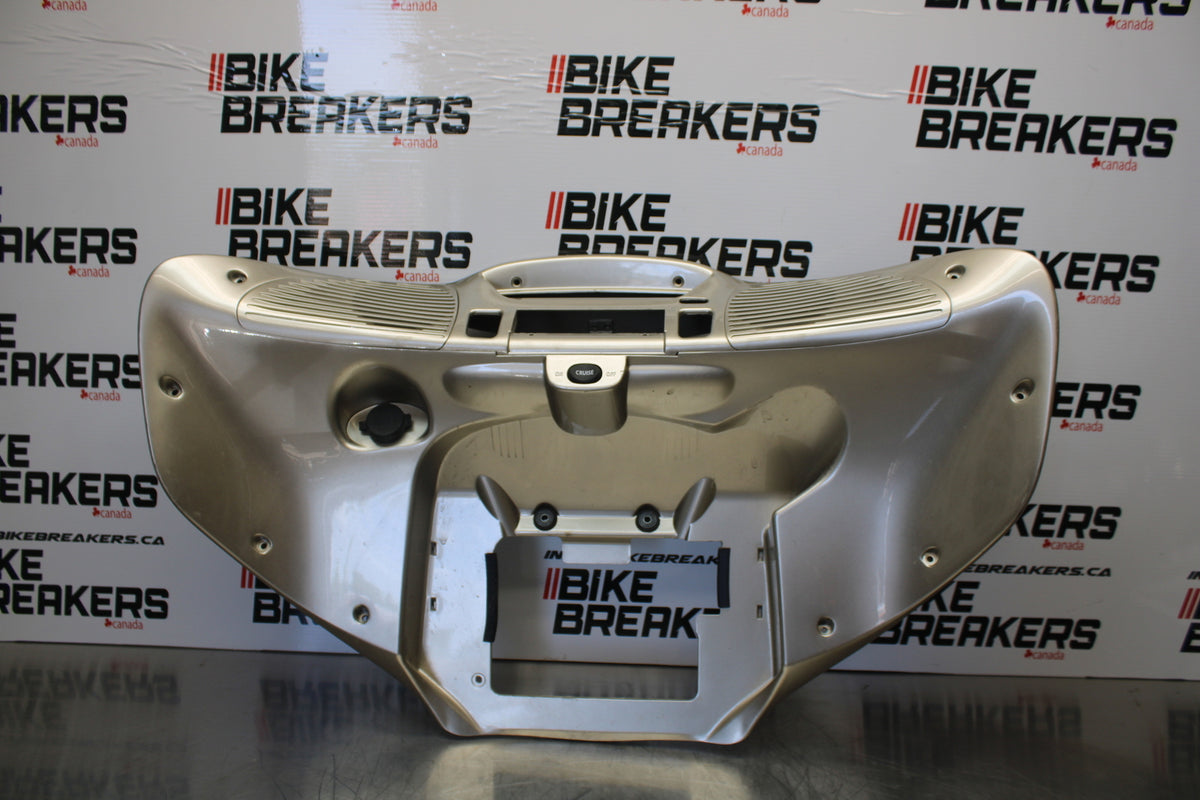 09 YAMAHA ROYAL STAR XVZ1300TF VENTURE FRONT UPPER FAIRING NOSE COWL BB151