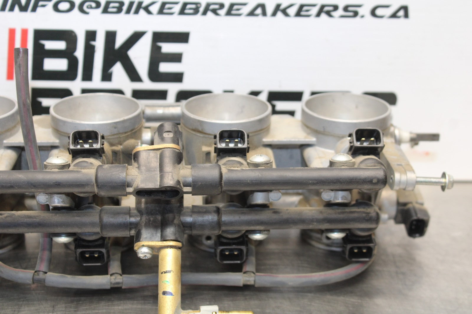 05-06 SUZUKI GSXR1000 MAIN FUEL INJECTORS / THROTTLE BODIES BB773
